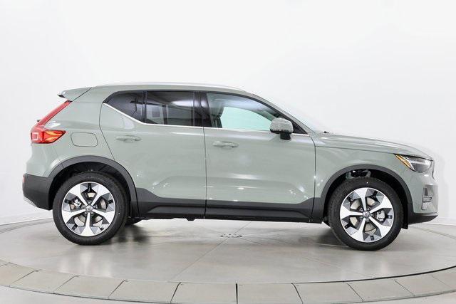 new 2025 Volvo XC40 car, priced at $45,465