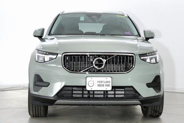 new 2025 Volvo XC40 car, priced at $45,465