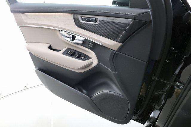 new 2025 Volvo XC90 car, priced at $68,155