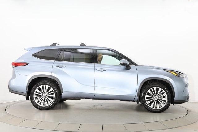 used 2022 Toyota Highlander car, priced at $40,590