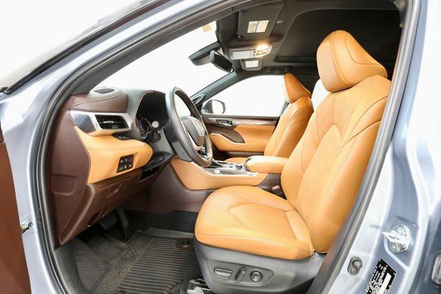 used 2022 Toyota Highlander car, priced at $40,590