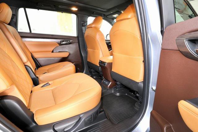 used 2022 Toyota Highlander car, priced at $40,590