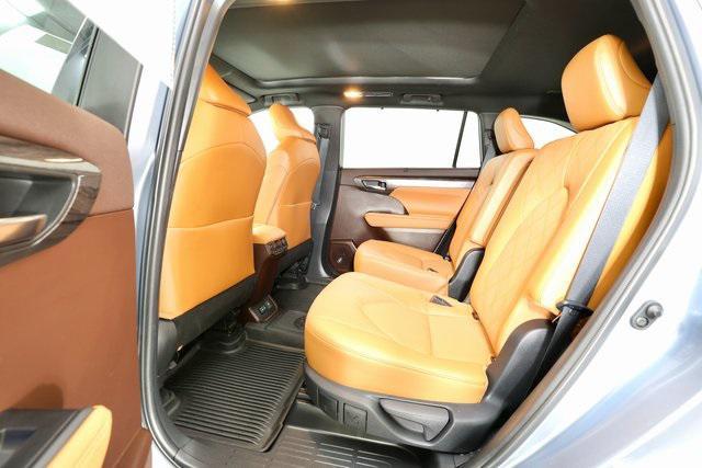 used 2022 Toyota Highlander car, priced at $40,590