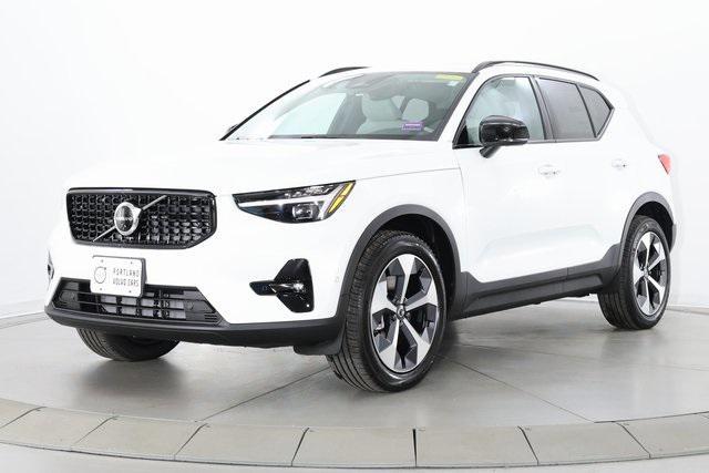 new 2025 Volvo XC40 car, priced at $46,815