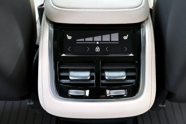 new 2025 Volvo XC90 car, priced at $65,405