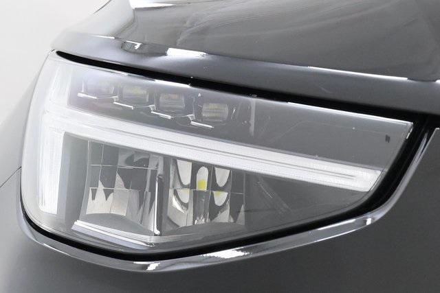 used 2025 Volvo XC40 car, priced at $34,990