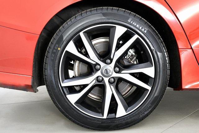 used 2022 Volvo S60 Recharge Plug-In Hybrid car, priced at $34,990