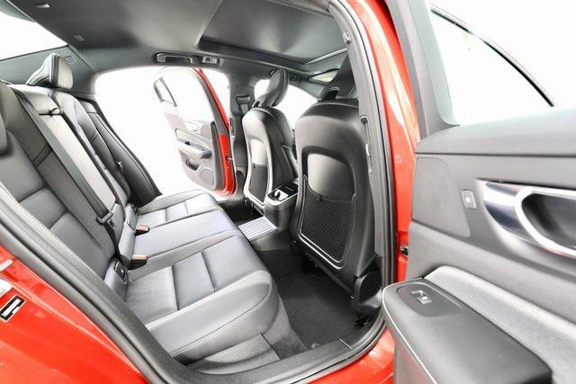 used 2022 Volvo S60 Recharge Plug-In Hybrid car, priced at $34,990