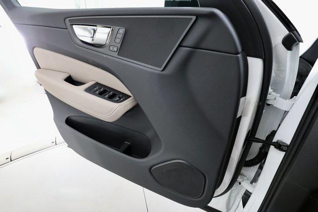 new 2026 Volvo XC60 car, priced at $58,660