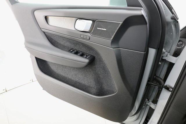 new 2025 Volvo XC40 car, priced at $55,865