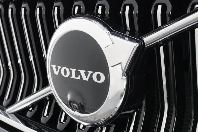 new 2025 Volvo XC40 car, priced at $47,335