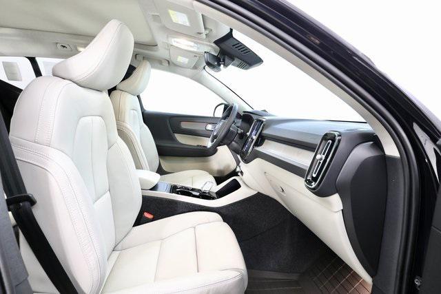 new 2025 Volvo XC40 car, priced at $47,335
