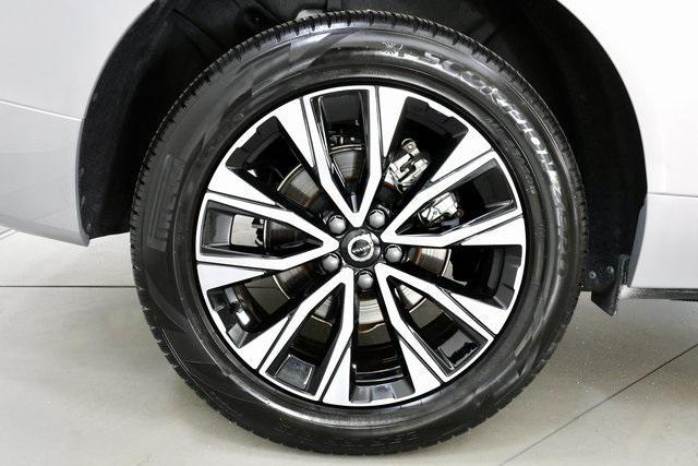 used 2025 Volvo XC60 car, priced at $42,990