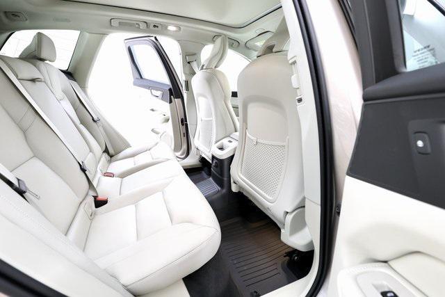 new 2025 Volvo XC60 Plug-In Hybrid car, priced at $66,605