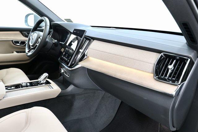 new 2025 Volvo XC90 Plug-In Hybrid car, priced at $75,895
