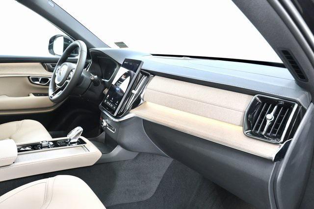 new 2025 Volvo XC90 Plug-In Hybrid car, priced at $76,895