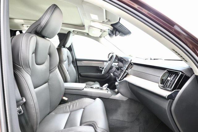 new 2025 Volvo XC90 car, priced at $76,585