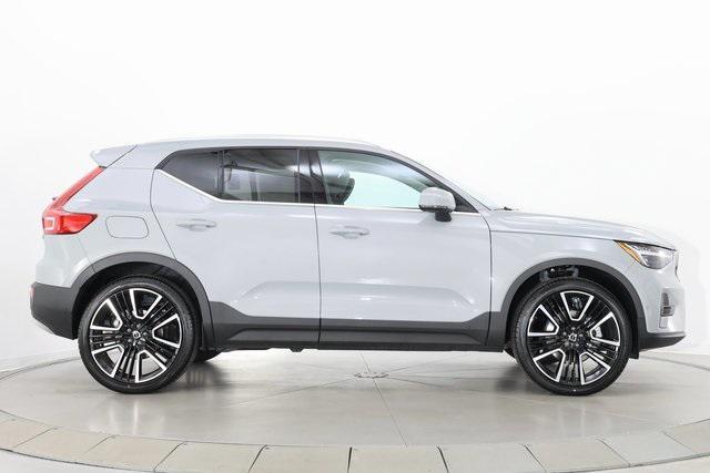 new 2025 Volvo XC40 car, priced at $54,115