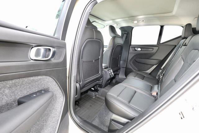 new 2025 Volvo XC40 car, priced at $45,685