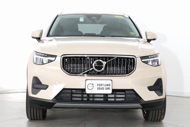 new 2025 Volvo XC40 car, priced at $45,685
