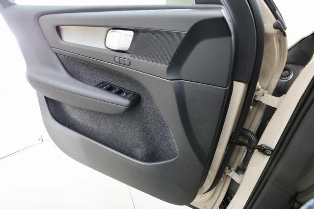 new 2025 Volvo XC40 car, priced at $45,685
