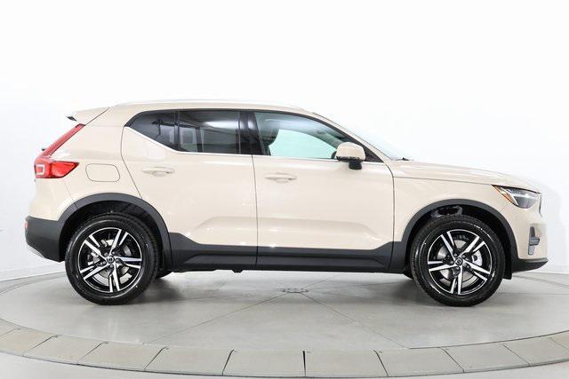 new 2025 Volvo XC40 car, priced at $45,685