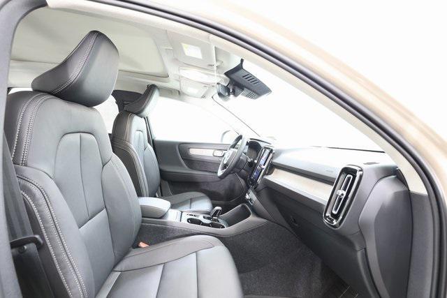 new 2025 Volvo XC40 car, priced at $45,685