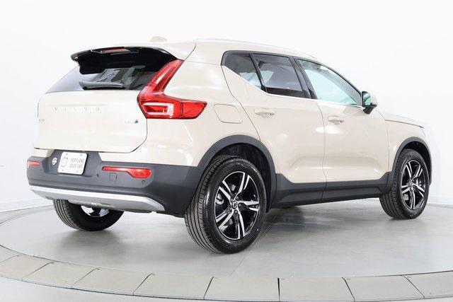 new 2025 Volvo XC40 car, priced at $45,685
