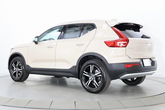 new 2025 Volvo XC40 car, priced at $45,685