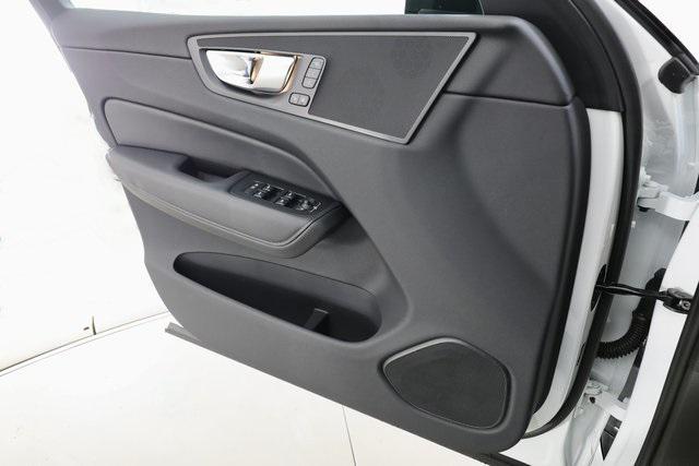 new 2025 Volvo XC60 Plug-In Hybrid car, priced at $64,200