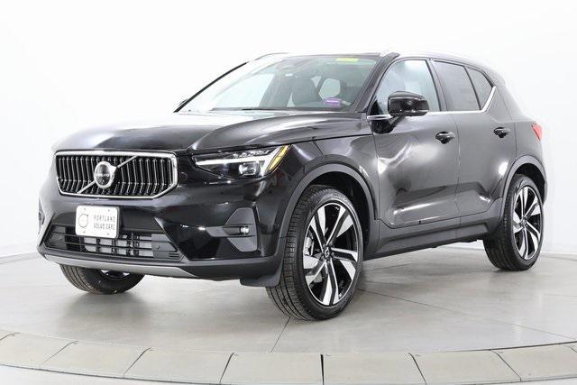 new 2025 Volvo XC40 car, priced at $45,540