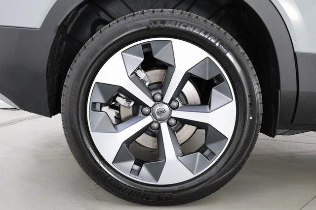 new 2025 Volvo XC40 car, priced at $44,815