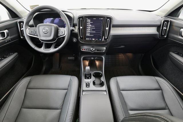 new 2025 Volvo XC40 car, priced at $44,815
