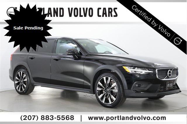 used 2021 Volvo V60 Cross Country car, priced at $36,590