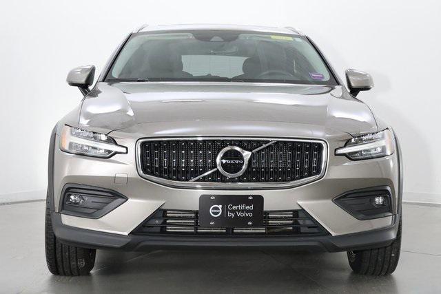 used 2021 Volvo V60 Cross Country car, priced at $32,390