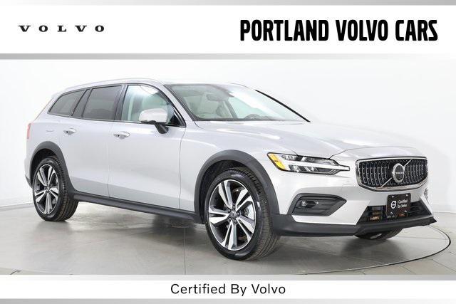 used 2024 Volvo V60 Cross Country car, priced at $39,990