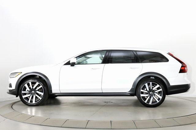 new 2025 Volvo V90 Cross Country car, priced at $71,750