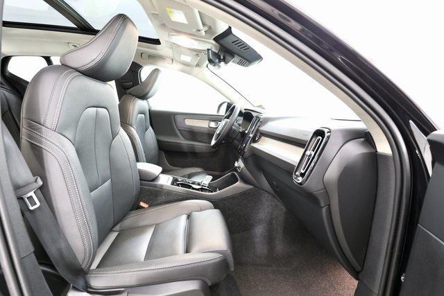 used 2025 Volvo XC40 car, priced at $35,990