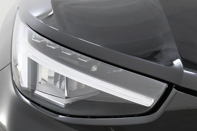 used 2025 Volvo XC40 car, priced at $35,990