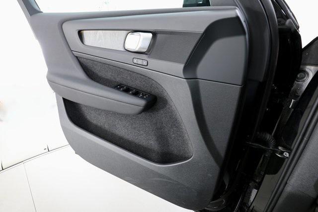 used 2025 Volvo XC40 car, priced at $35,990