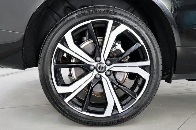 used 2022 Volvo XC60 Recharge Plug-In Hybrid car, priced at $42,990
