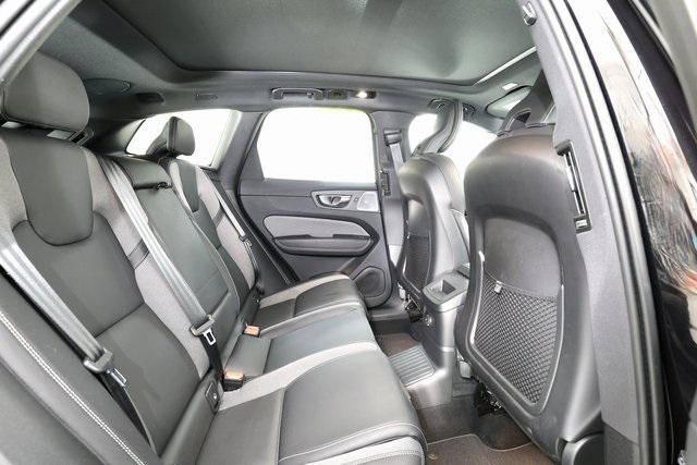 used 2022 Volvo XC60 Recharge Plug-In Hybrid car, priced at $42,990