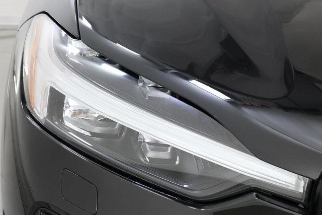 used 2022 Volvo XC60 Recharge Plug-In Hybrid car, priced at $42,990