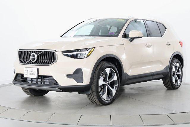 new 2025 Volvo XC40 car, priced at $43,800