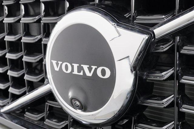 new 2025 Volvo XC40 car, priced at $44,060