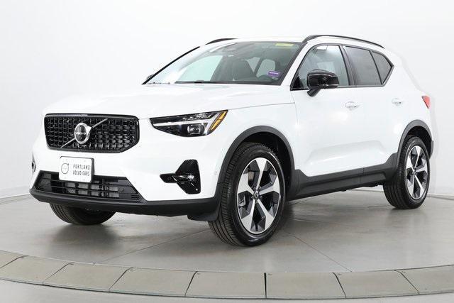 new 2025 Volvo XC40 car, priced at $46,815