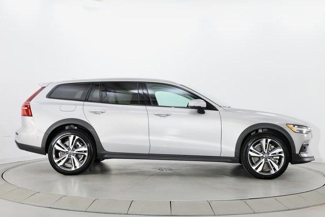 used 2025 Volvo V60 Cross Country car, priced at $42,990