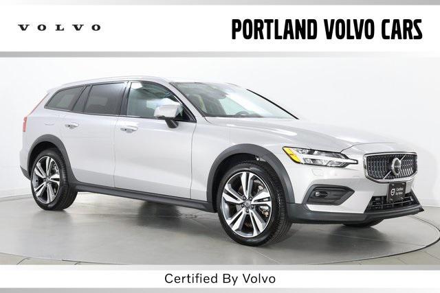 used 2025 Volvo V60 Cross Country car, priced at $42,990