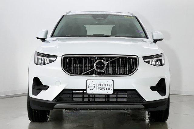 new 2025 Volvo XC40 car, priced at $45,015