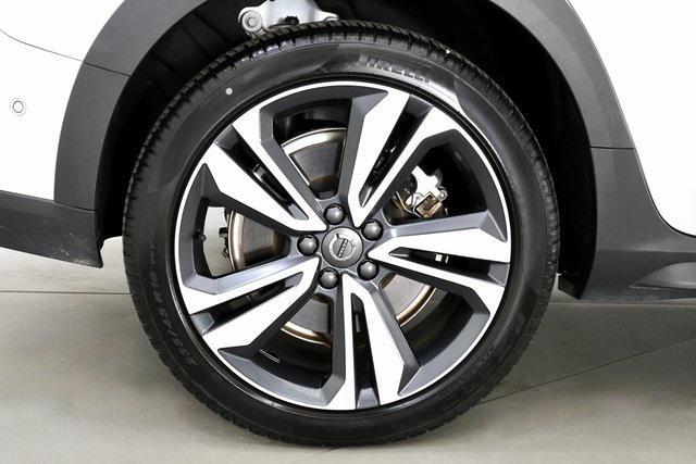 used 2025 Volvo V60 Cross Country car, priced at $44,890